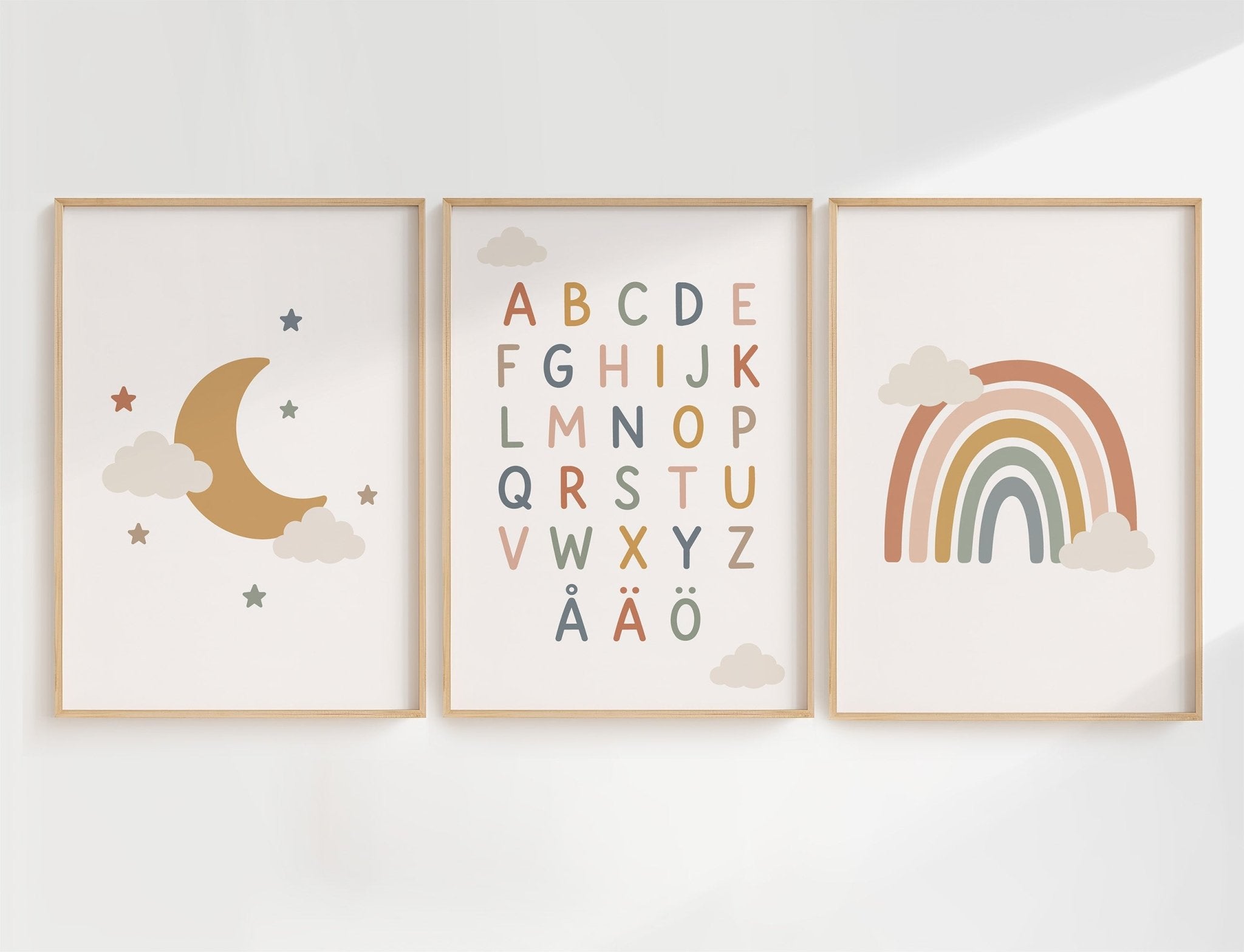 Skandinaviskt 3-pack posterset för barnrum | Regnbåge, Måne & Alfabet poster